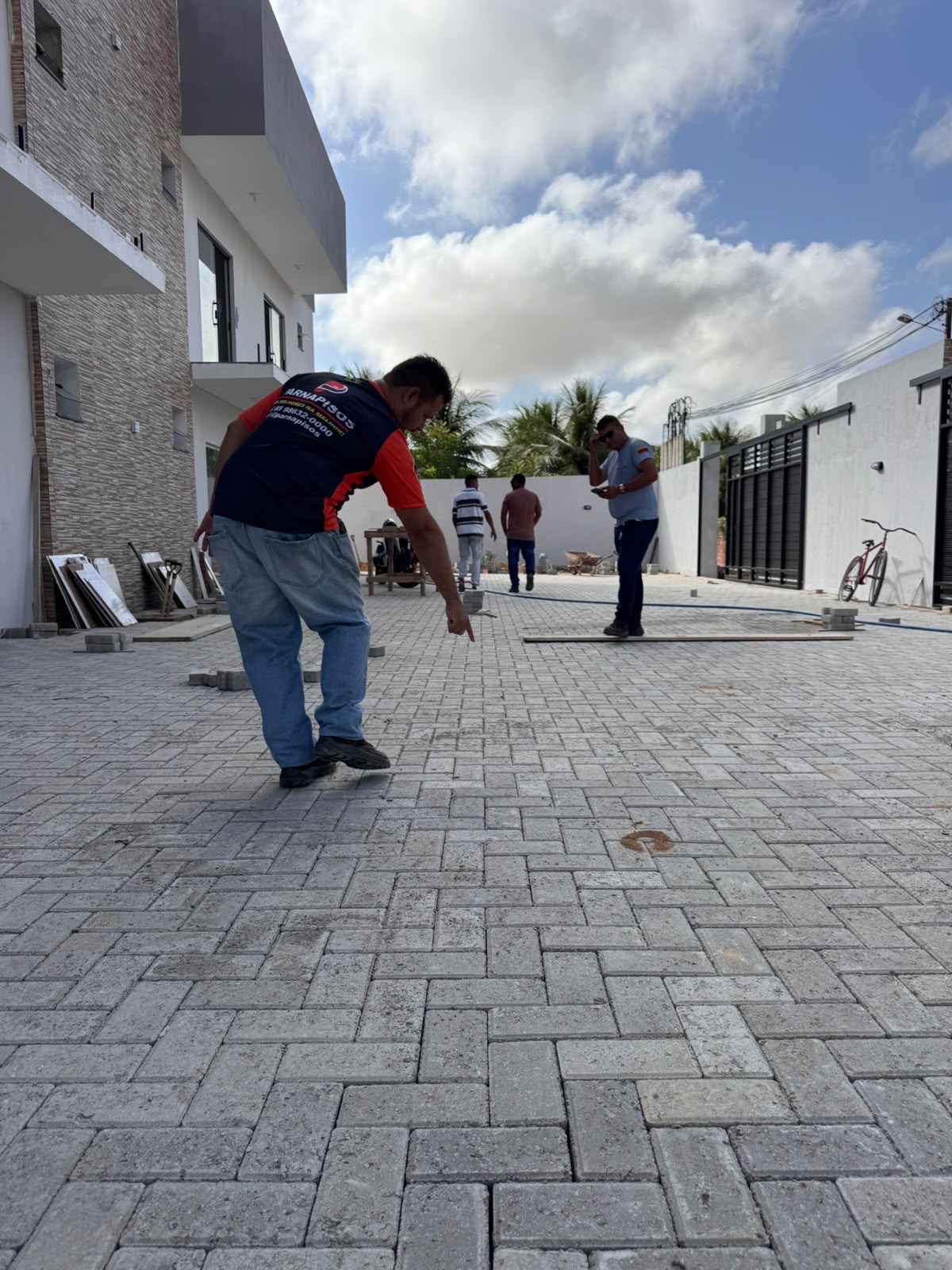 Área externa do DunaMar em uma etapa anterior da obra